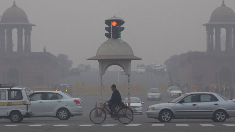 Delhi Air Pollution: खराब हवेमुळे तब्बल 8 वर्षांनी कमी होत आहे दिल्लीकरांचे आयुष्य; अहवालातील धक्कादायक खुलासा