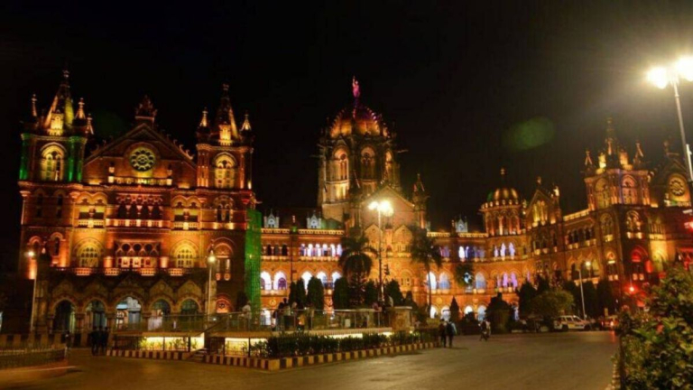 CSMT Bomb Threat: मुंबईचे छत्रपती शिवाजी महाराज टर्मिनस आरडीएक्सने उडवून देण्याची धमकी; फोन करणाऱ्या व्यक्तीला जीआरपीने घेतले ताब्यात, चौकशी सुरु