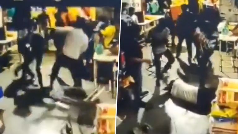 Ghaziabad Blinkit Store Brawl Video: गाझियाबाद येथे ब्लिंकीट स्टोरमध्ये दोन गटात हाणामारी, अनेक तरुण गंभीर जखमी (Watch Video)