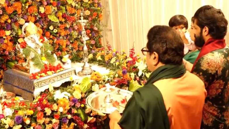 Raj Thackeray Perform Ganesh Puja: राज ठाकरेंच्या घरी बाप्पाचं आगमन; सहकुटुंब, गाणरायाची पहिली आरती संपन्न (Watch Video)