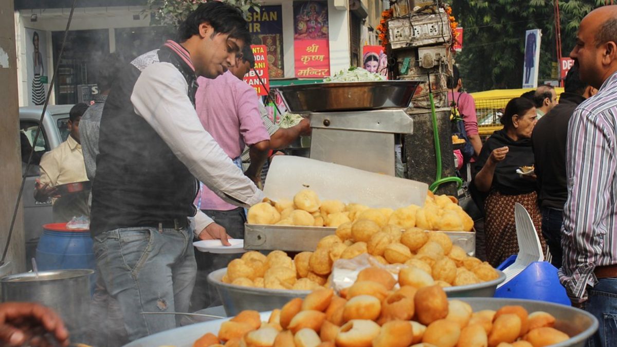 Mumbai Shocker: मोफत ‘भेळपुरी’ देण्यास नकार दिल्याने दोघांची विक्रेत्याला मारहाण; मालाड येथील घटना, दोघांना अटक