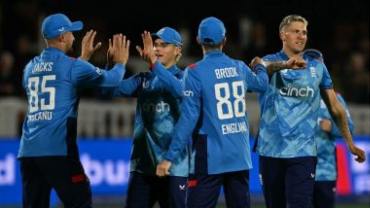 England Beat Australia 4th ODI Match Scorecard: चौथ्या एकदिवसीय सामन्यात इंग्लंडकडून ऑस्ट्रेलियाचा 186 धावांनी पराभव; मालिका 2-2 अशी बरोबरीत; सामन्याचे स्कोअरकार्ड येथे पहा