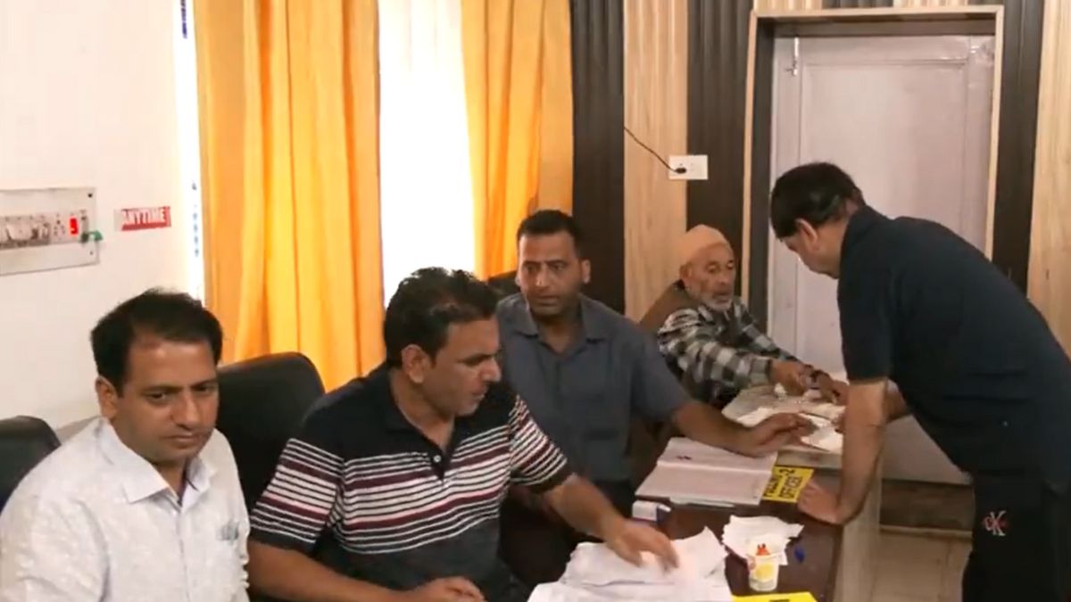 Jammu and Kashmir Assembly Elections 2024:  जम्मू कश्मीर मध्ये 24 विधानसभा जागांसाठी आज मतदान