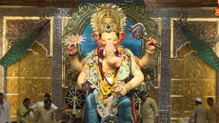 Lalbaugcha Raja 2024 Live Streaming Day 2:  लालबागच्या राजा भाविकांच्या सेवेत; इथे पहा मंडपातून थेट प्रक्षेपण