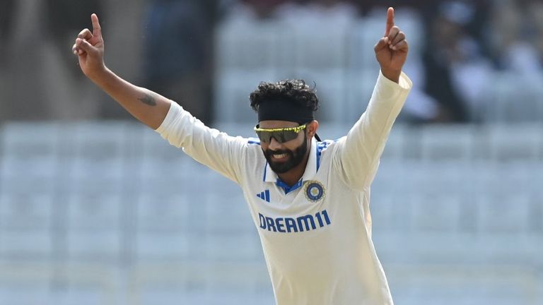 Ravindra Jadeja 300 Wickets in Test Cricket: कानपूर कसोटीत रवींद्र जडेजाचा भीम पराक्रम! ठरला पहिला आशियाई गोलंदाज