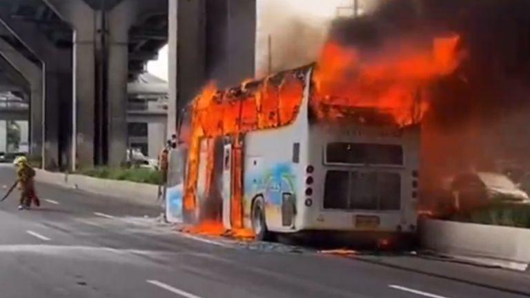 Thailand Bus Fire: टायर फुटल्याने सहलीला निघालेल्या बसला आग; 44 पैकी 25 विद्यार्थ्यांचा मृत्यू