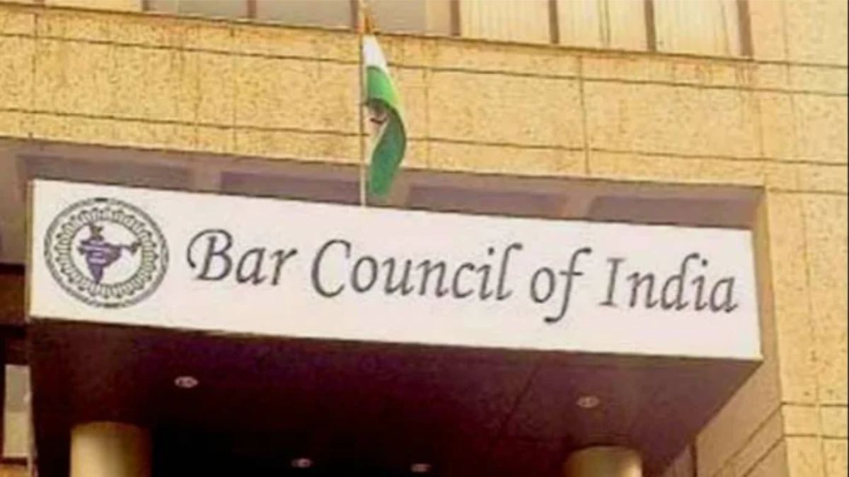 Fake Lawyers in Delhi: बार कौन्सिल ऑफ इंडियाकडून 107 बनावट वकिलांची हकालपट्टी; दिल्लीतून प्रकरण उघडकीस