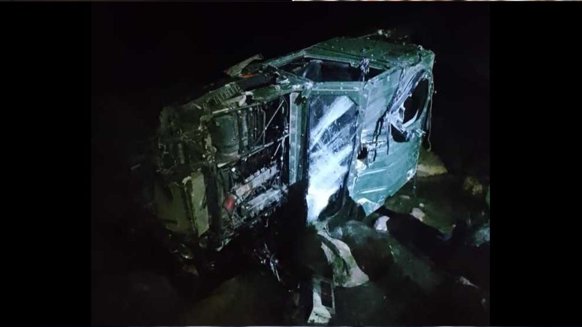 Jammu and Kashmir Accident: जम्मू-काश्मीरमधील कुलगाममध्ये भारतीय लष्कराचे वाहन रस्त्यावरून घसरल्याने अपघात; एक सैनिक ठार, 9 जण जखमी