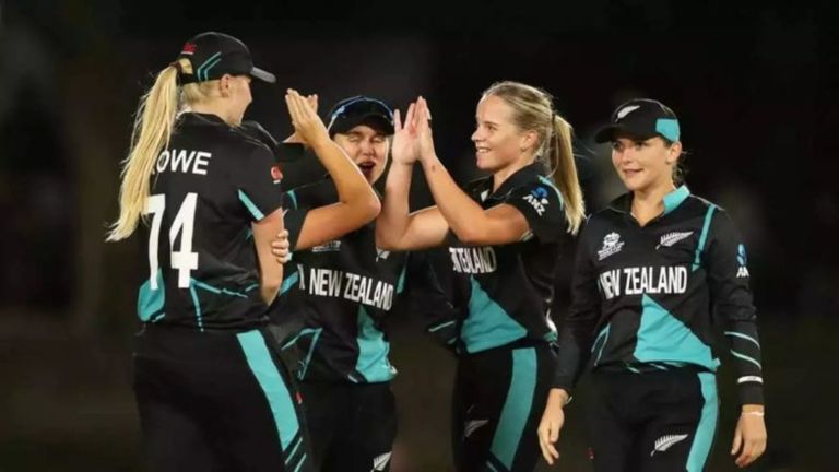 India Women vs New Zealand Women, 4th Match Live Score Update: भारताला मोठा धक्का बसला, दुसऱ्याच षटकात शेफाली वर्मा झाली बाद