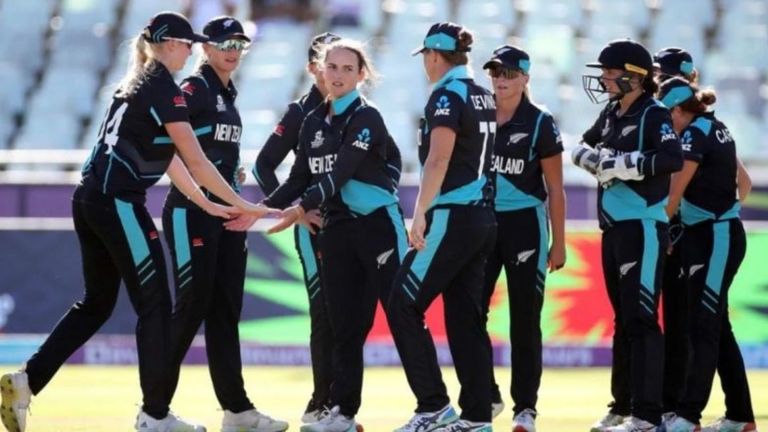 India Women vs New Zealand Women, 4th Match Live Score Update: भारताचा निम्मा संघ तंबूत, रिचा घोष 12 धावा करुन बाद