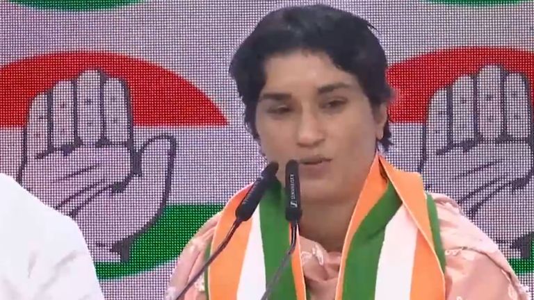 Vinesh Phogat Wins in Haryana Assembly Election 2024: कुस्तीपटू विनेश फोगाट चं राजकीय आखाड्यात 'बाजी'; Julana मधून विजयी