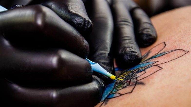 Can Tattoo Infect You With HIV? गाझियाबादमध्ये 4 वर्षांत 68 महिलांना AIDS ची लागण; 20 जणींचा टॅटूमुळे संसर्ग झाल्याचा आरोप