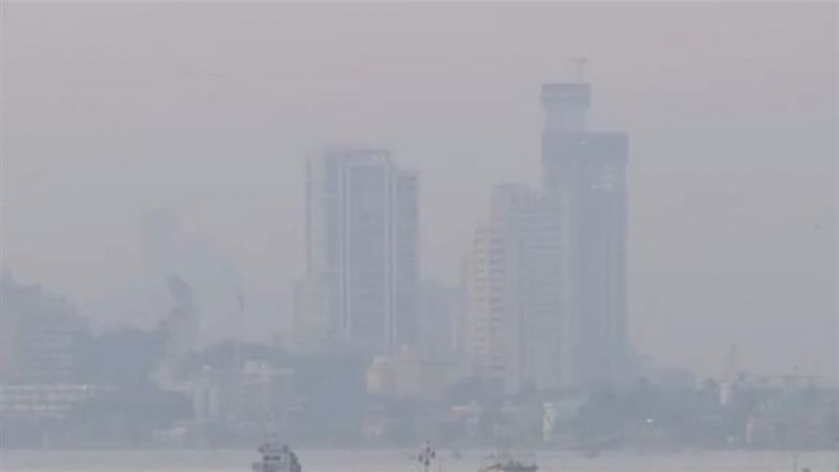 Air Pollution Delhi and Mumbai: मुंबई आणि दिल्ली शहरास धुक्याने वेढले; AQI 'मध्यम' ते 'खराब' श्रेणीत