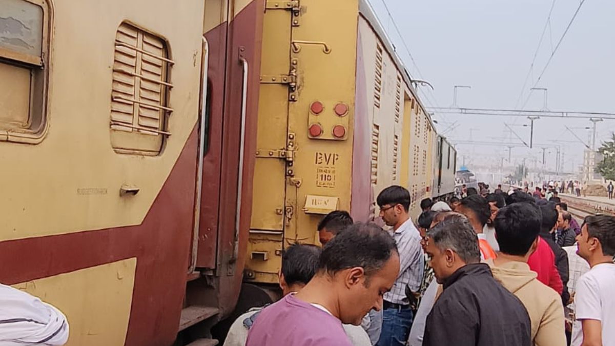 Dadar Porbandar Express Accident: दादर पोरबंदर एक्सप्रेस किम स्टेशनवरून निघताना रूळावरून घसरली; सुदैवाने जीवितहानी नाही