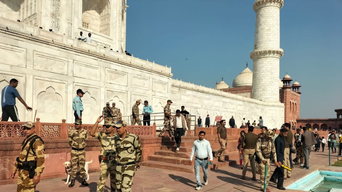 Taj Mahal in Agra Received Bomb Threat: ताजमहल बॉम्ब ने उडवण्याची धमकी; सुरक्षाव्यवस्थेमध्ये वाढ