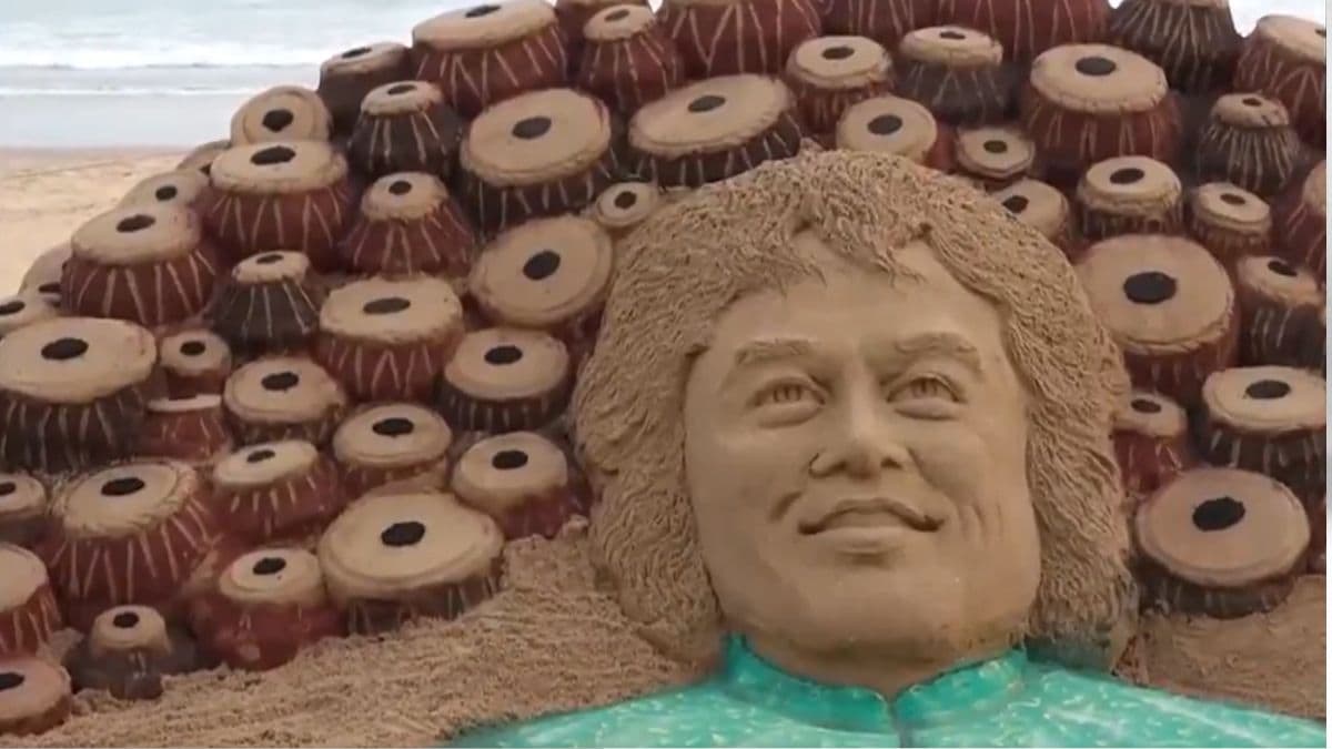 Zakir Hussain यांना Sand artist Sudarsan Pattnaik यांनी अर्पण केली खास वाळूशिल्पातून आदरांजली (Watch Video)