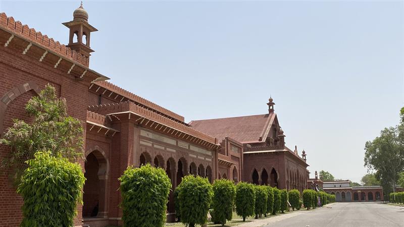 Aligarh Muslim University Bomb Threat: अलिगड मुस्लिम विद्यापीठात बॉम्बची धमकी; कॅम्पसमधील सुरक्षेत वाढ