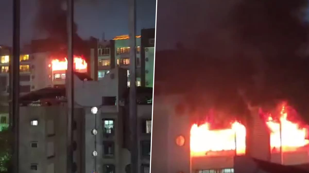 Udit Narayan Building Catches Fire: गायक उदित नारायण यांच्या मुंबईतील निवासी इमारतीला आग, एकाचा मृत्यू (Watch Video)