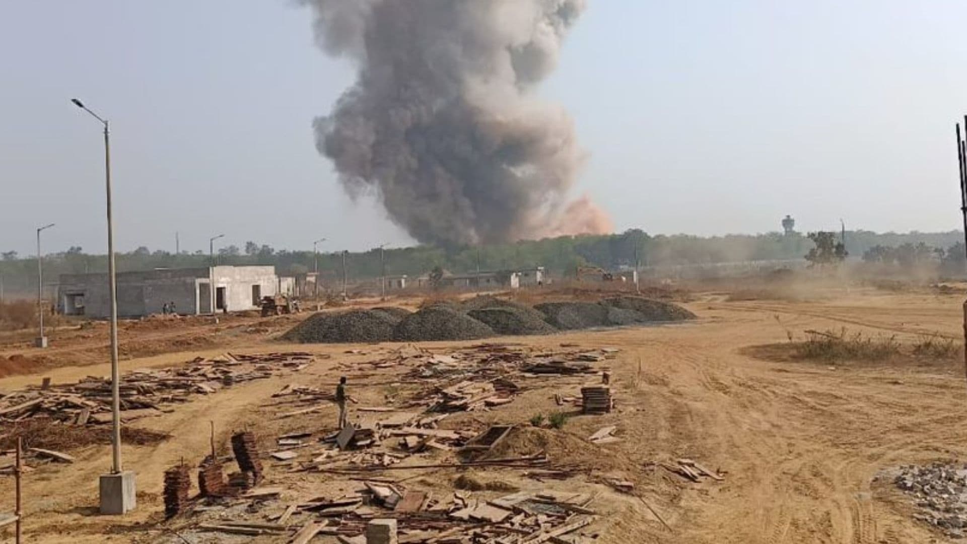 Bhandara Ordnance Factory Blast: भंडारा स्फोटाच्या घटनेत 8 जणांचा मृत्यू, 7 गंभीर; अजूनही काही जण अडकल्याचा अंदाज (Video)