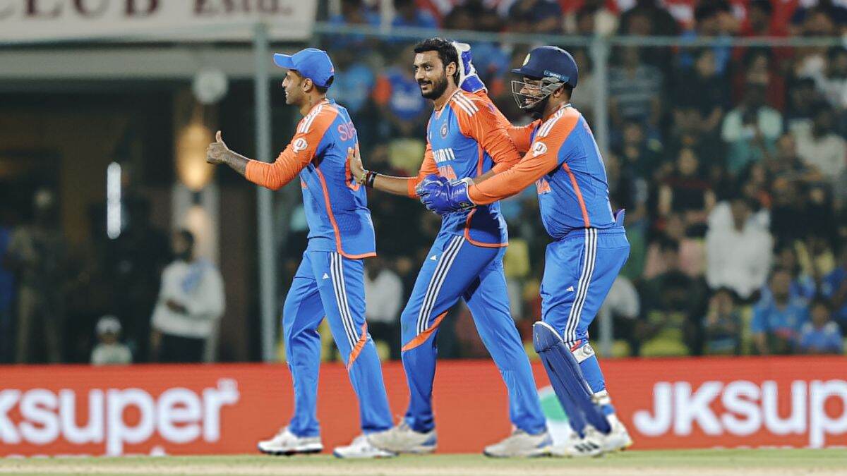 IND vs ENG 2nd T20I 2025 Live Score Update: इंग्लंडचा निम्मा संघ तंबूत, अक्षर पटेलला मिळाली दुसरी विकेट