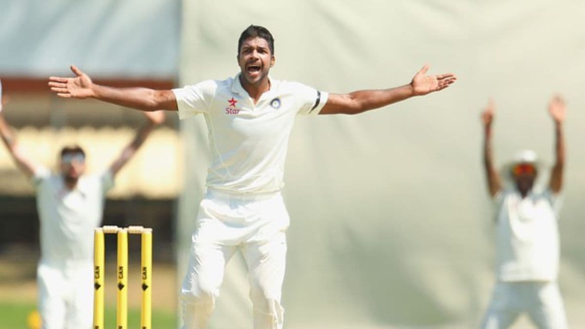 Varun Aaron Retirement: टीम इंडियाच्या वेगवान गोलंदाजाने केली अचानक निवृत्तीची घोषणा, धोनीच्या नेतृत्वाखाली केले होते पदार्पण