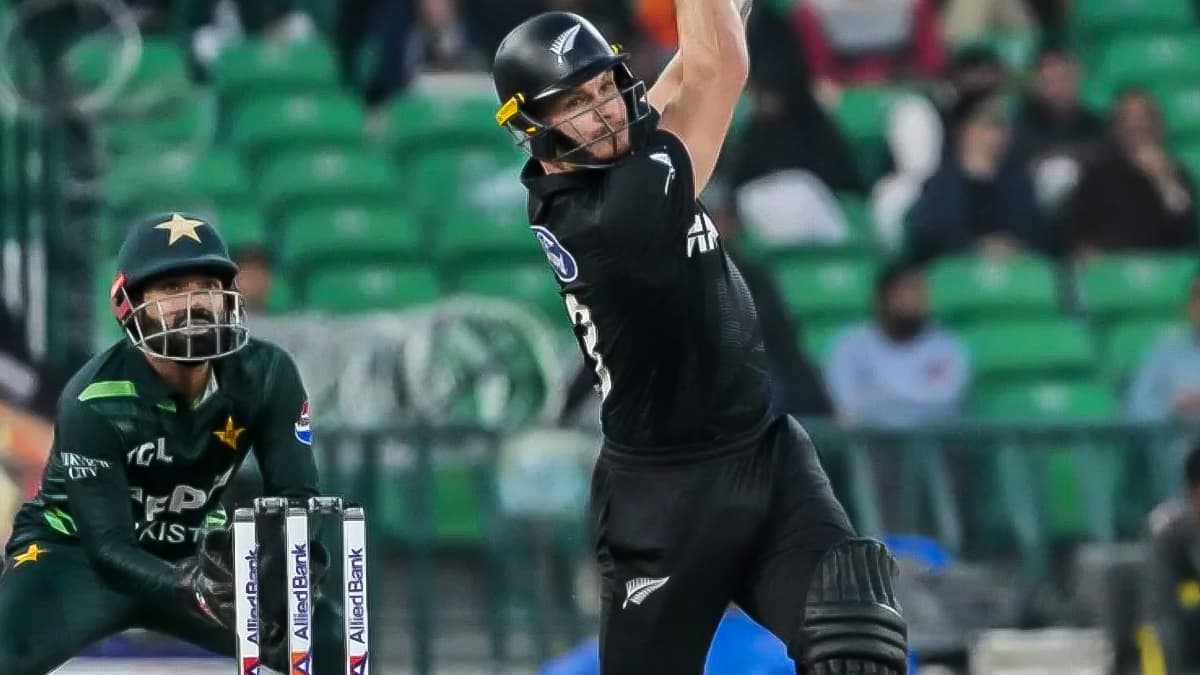 Pakistan vs New Zealand, 1st ODI Match Scorecard: लाहोर एकदिवसीय सामन्यात न्यूझीलंडने पाकिस्तानसमोर ठेवले 331 धावांचे लक्ष्य, ग्लेन फिलिप्स आणि डॅरिल मिशेलची शानदार खेळी