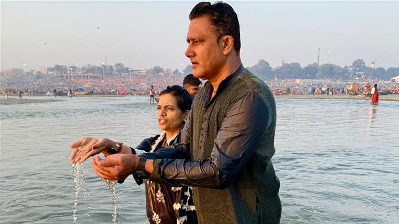 Anil Kumble At Maha Kumbh: अनिल कुंबळे पत्नीसह महाकुंभमध्ये सहभागी; त्रिवेणी संगमावर केले पवित्र स्नान (See Pics)