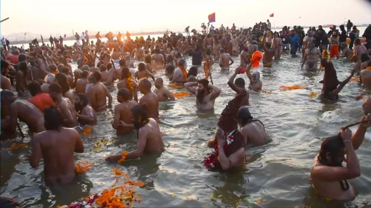 Videos Of Women Bathing Maha Kumbh: महाकुंभात महिलांच्या आंघोळीचा व्हिडिओ बनवणाऱ्या 103 सोशल मीडिया हँडलवर कारवाई