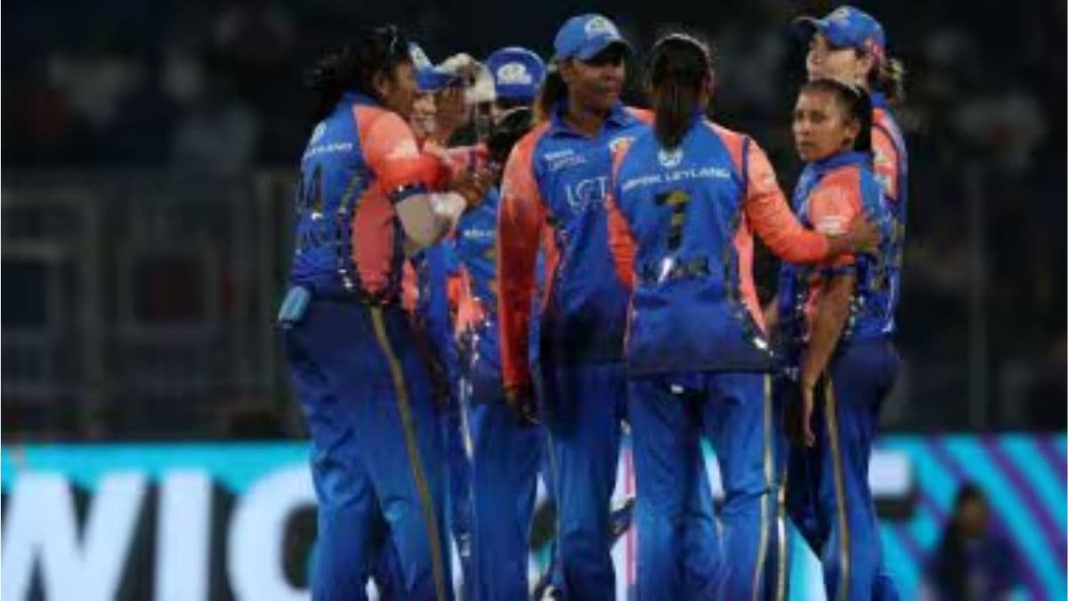 MI Beat RCB, WPL 2025 7th Match Scorecard: मुंबईने आरसीबीची थांबवला विजयरथ! कर्णधार हरमनप्रीतने झळकावले दमदार अर्धशतक; एमआयने 4 विकेट्सने जिंकला सामना