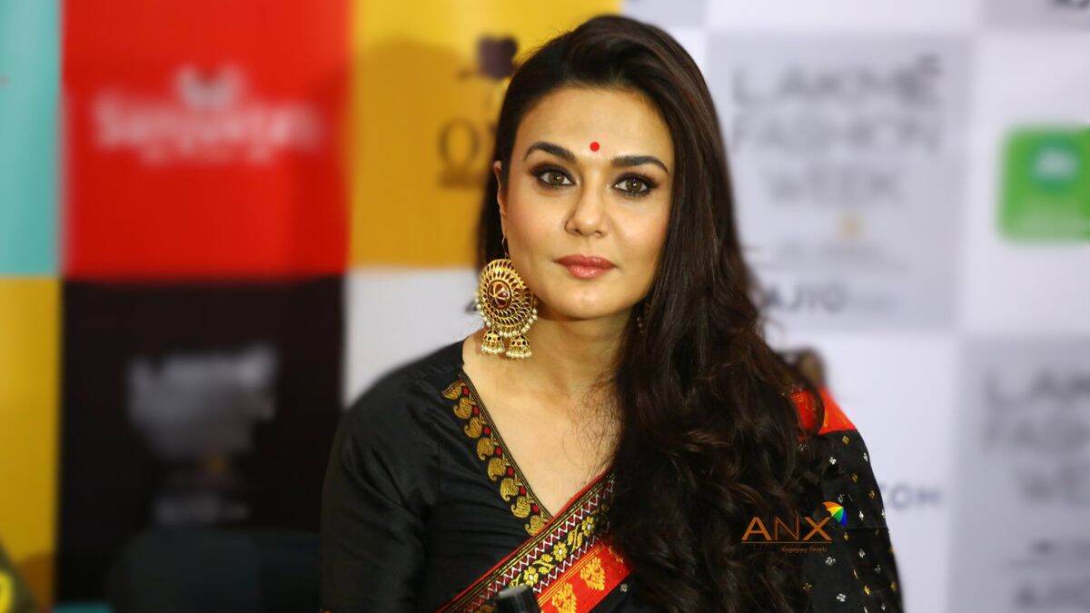ऑपरेशन सिंदूरनंतर Preity Zintaने शहिद पत्नी आणि त्यांच्या कुटुंबियांसाठी उचलले मोठे पाऊल; Punjab Kingsच्या फंडमधून दिली 1.1 कोटींची देणगी