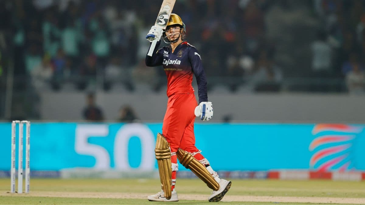 RCB Beat Delhi Capitals, 4th Match Scorecard: आरसीबीने दिल्लीचा केला वाईटरीत्या पराभव, घातक गोलंदाजीनंतर स्मृती मानधनाची स्फोटक फलंदाजी