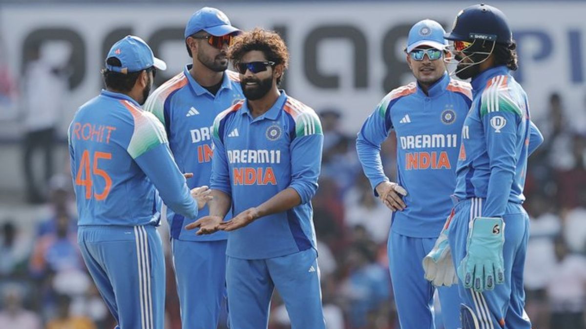 IND vs ENG 2nd ODI Live Score Update: इंग्लंडचा अर्धा संघ पॅव्हेलियनमध्ये परतला, जडेजाने जो रूटला केले बाद