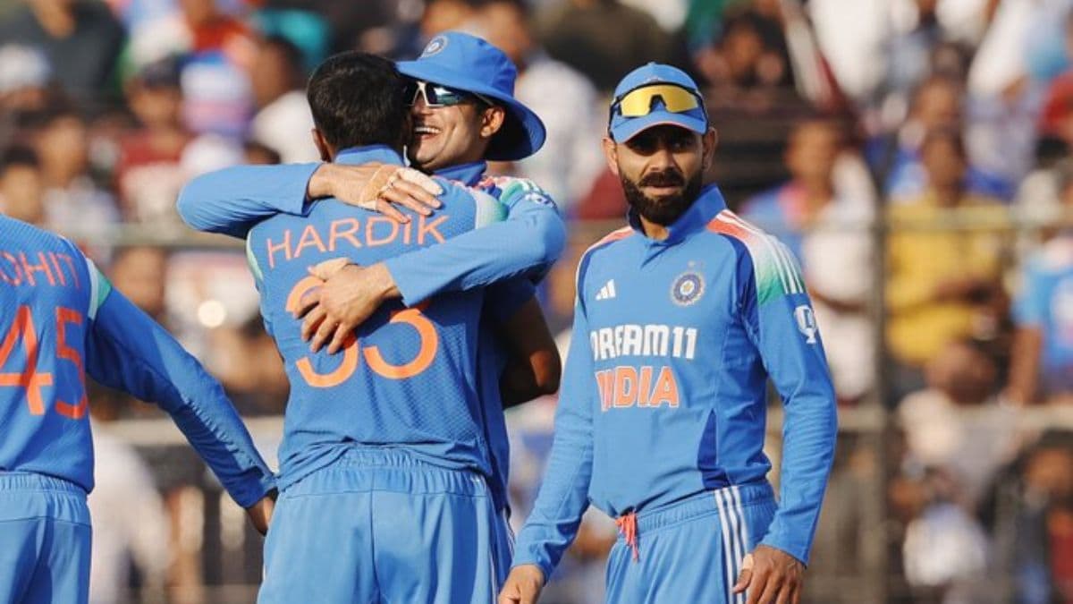 IND vs ENG 3rd ODI Live Score Update: भारताला मिळाली चौथी विकेट, जो रूट अक्षर पटेलच्या जाळ्यात अडकला