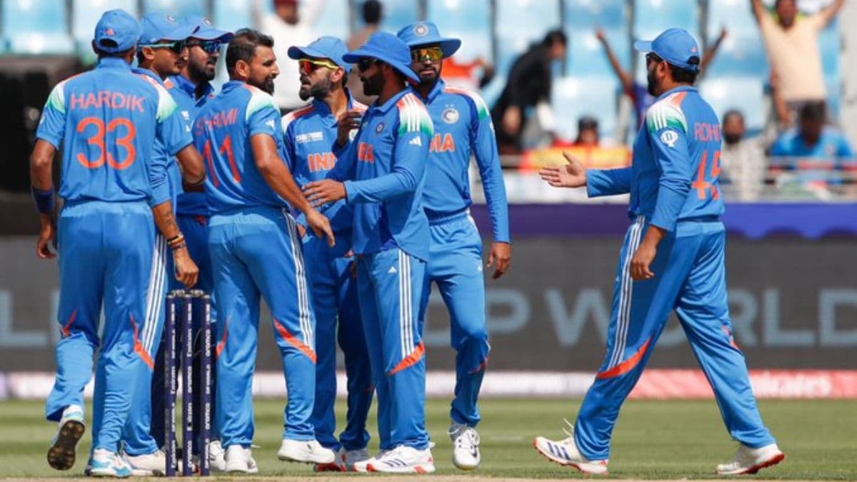 IND vs AUS 1st Semi-Final Live Score Update: शमीने उडवला स्टीव स्मिथचा त्रिफळा, ऑस्ट्रेलियाचा अर्धा संघ पॅव्हेलियनमध्ये परतला