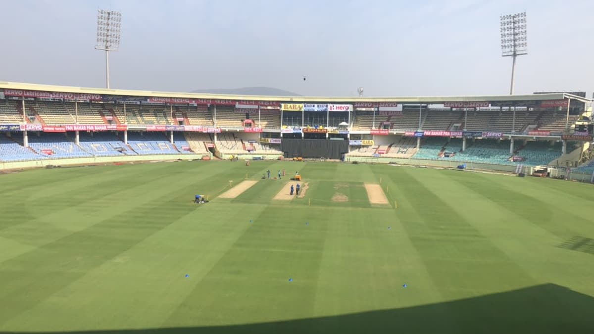 DC vs LSG IPL 2025, Visakhapatnam Pitch Report: विशाखापट्टणममध्ये खेळपट्टी कशी? फलंदाज धावांचा पाऊस पाडतील की गोलंदाज कहर करतील, पहा