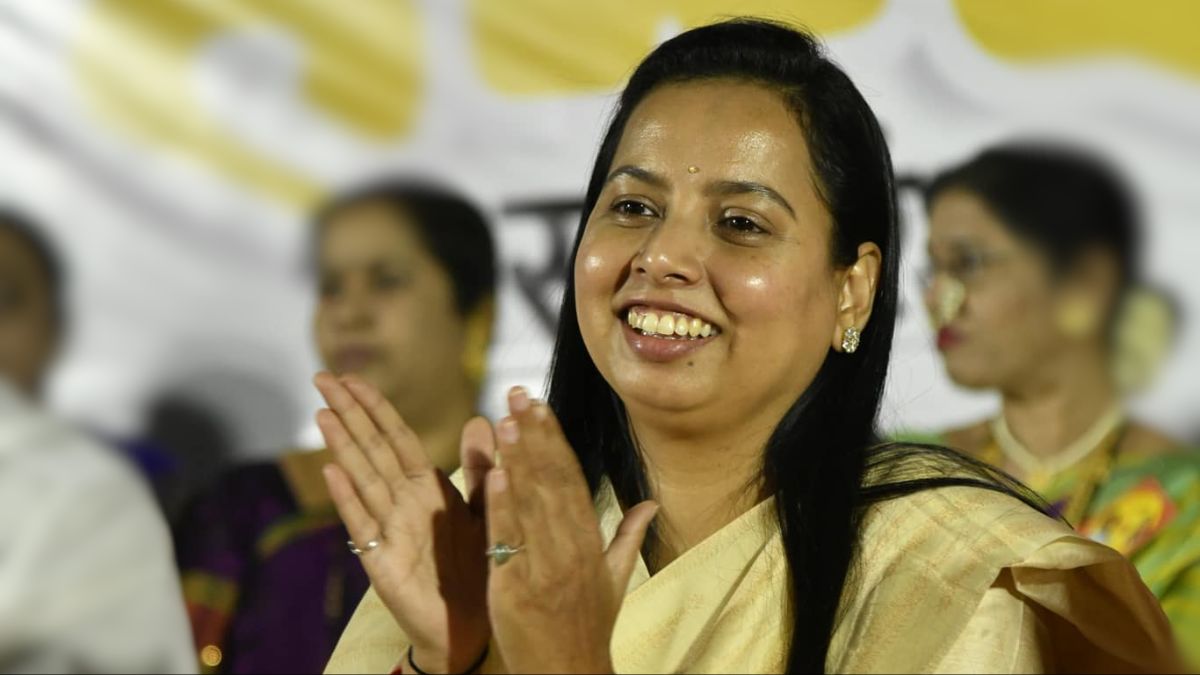 Ladki Bahin Yojana April Installment : आदिती तटकरे यांनी 'लाडक्या बहिणींना' दिली दिलासादायक बातमी; पहा एप्रिल महिन्याच्या  हफ्त्या बद्दल काय म्हणाल्या?