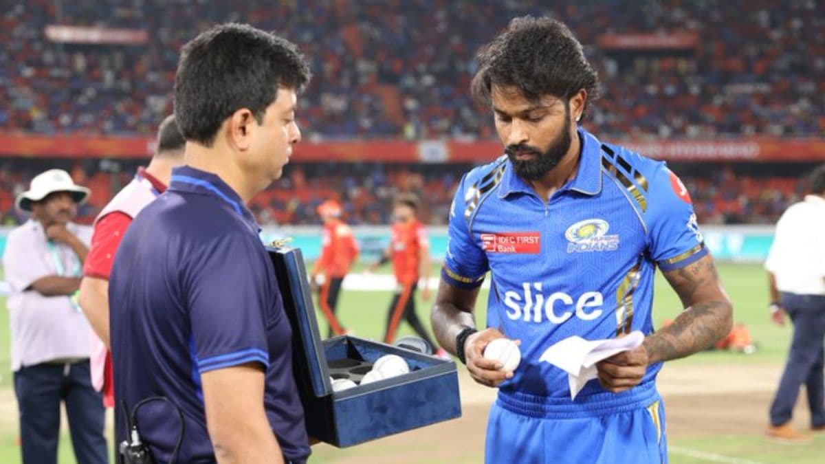 IPL 2025 New Rule: आयपीएल 2025 सुरू होण्यापूर्वी बीसीसीआयने लागू केला नवीन नियम, जाणून घ्या गोलंदाज की फलंदाज कोणाला होणार फायदा