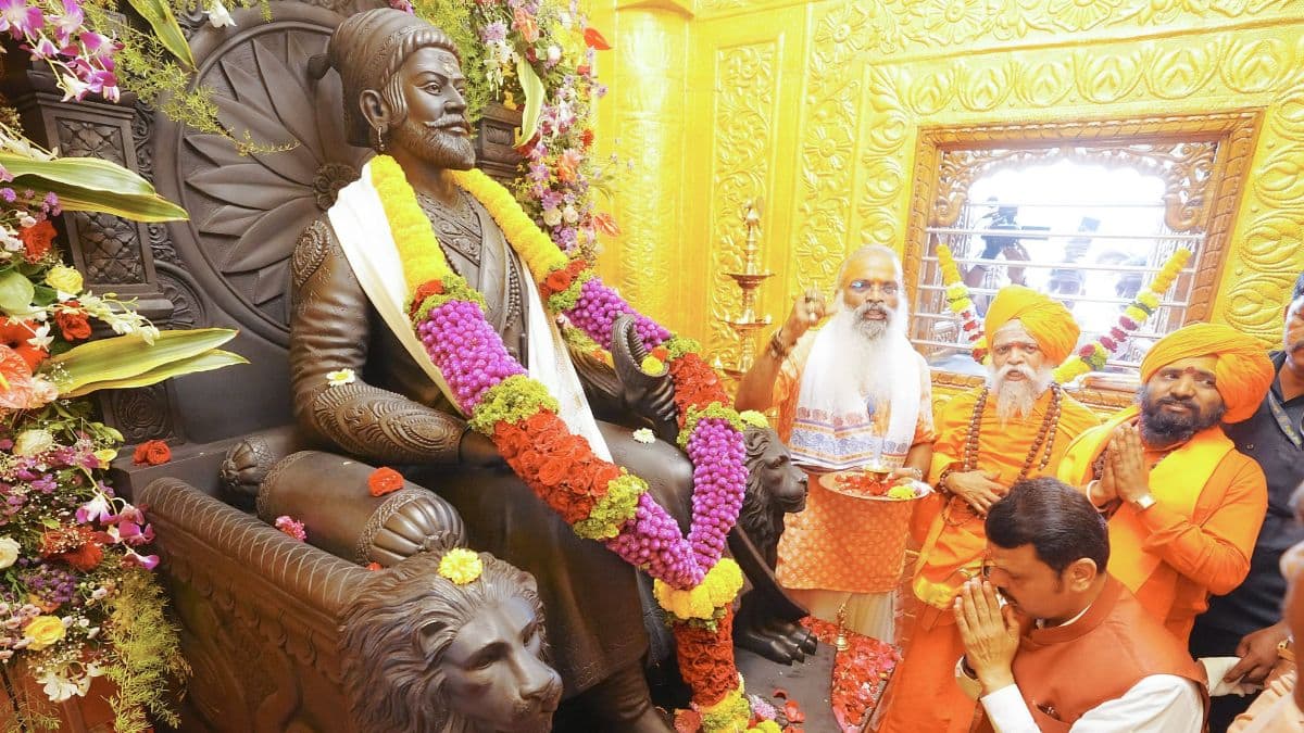 Chhatrapati Shivaji Maharaj Temple: भिवंडी येथे बांधले छत्रपती शिवाजी महाराजांचे मंदिर; CM Devendra Fadnavis यांच्या हस्ते उद्घाटन (See Photos)