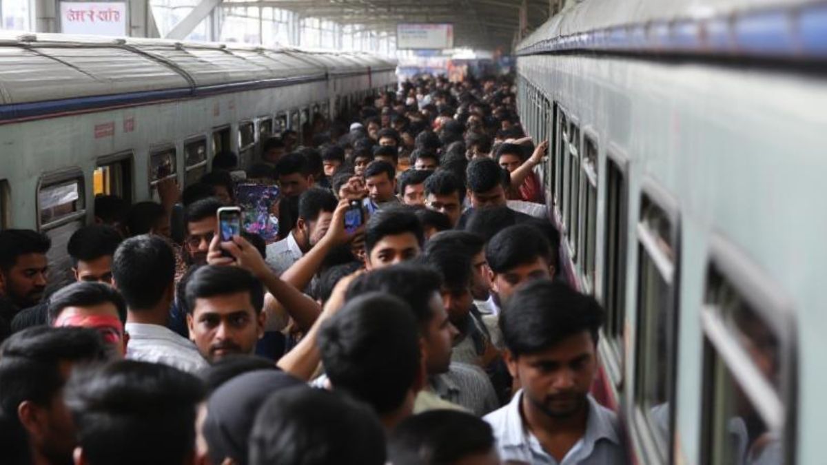 Maharashtra Population 2025: लोकसंख्या वाढीत महाराष्ट्र अग्रेसर; राज्याच्या आर्थिक पाहणी अहवालात धक्कादायक आकडेवारी