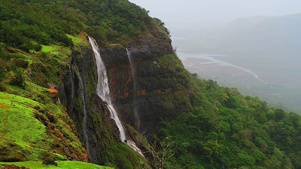 Matheran Tourism Shuts Down: पर्यटकांच्या फसवणुकीविरुद्ध रहिवाशांकडून आंदोलन; माथेरान पर्यटन अनिश्चित काळासाठी बंद