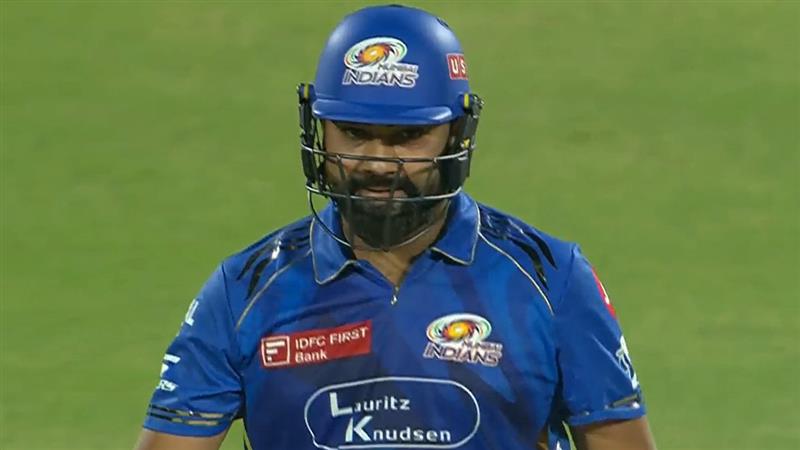 IPL 2025: रोहित शर्माचा खराब फॉर्म सुरूच, हिटमॅनच्या नावावर लाजिरवाण्या विक्रमाची नोंद
