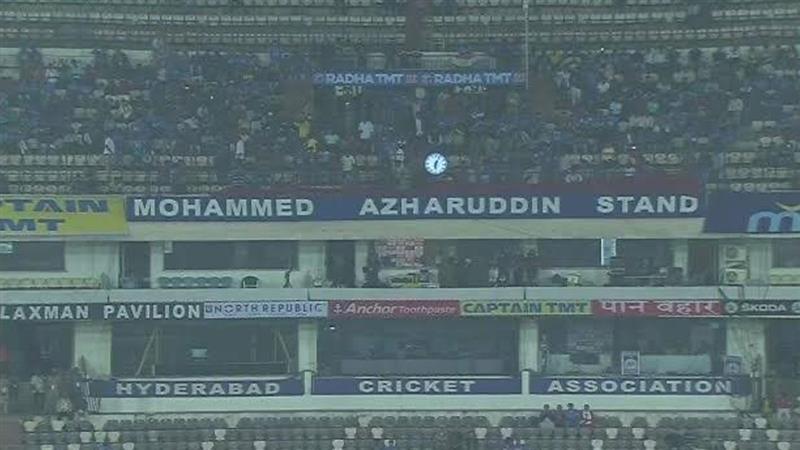 Rajiv Gandhi Stadium Stands Controversy: हैदराबाद क्रिकेट असोसिएशनला मोठा धक्का; उप्पल स्टेडियममध्ये 'मोहम्मद अझरुद्दीन' स्टँडचे नाव हटवण्याचा आदेश