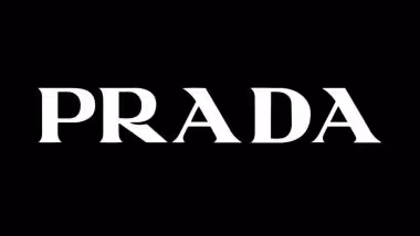 Prada to Acquire Versace: इटालियन फॅशन क्षेत्रातील ऐतिहासिक करार; प्राडा विकत घेणार आर्थिक अडचणींचा सामना करणारा प्रतिस्पर्धी 'वर्साचे' ग्रुप