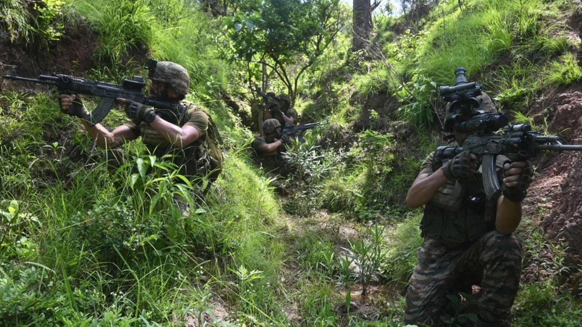 Jammu and Kashmir: उधमपूरमध्ये सुरक्षा दल आणि दहशतवाद्यांमध्ये चकमक; एक जवान शहीद