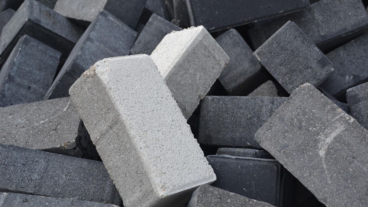 Cement Prices 2025: 'घर बांधणे महागणार', सिमेंट उद्योगात दरवाढ, त्यास मागणीचीह जोड; काय सांगतो नुवामा संशोधन अहवाल