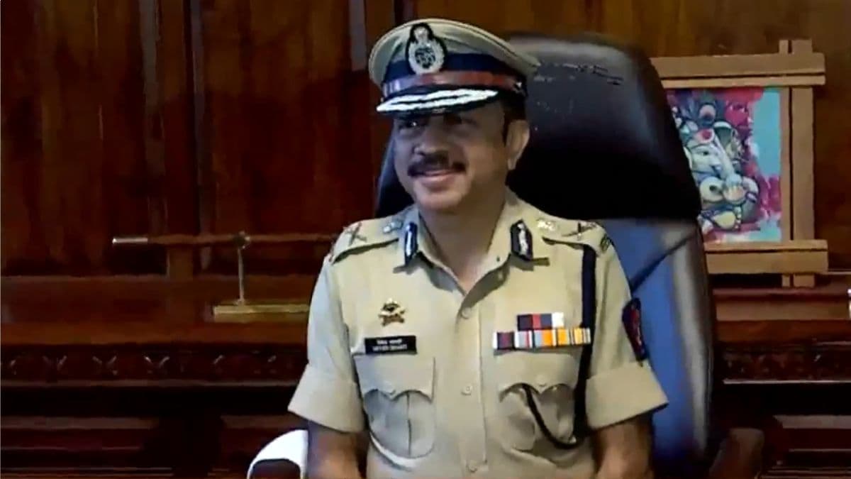 Deven Bharti यांनी स्वीकारला Mumbai Police Commissioner चा पदभार (Watch Video)