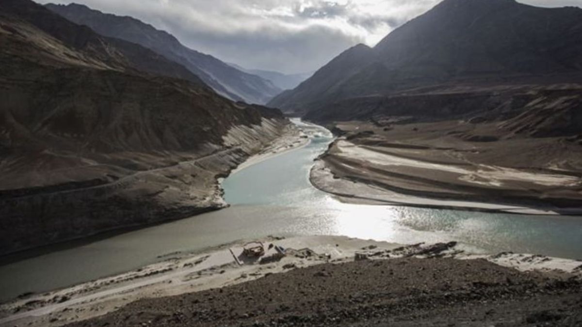Indus Waters Treaty: पहलगाम दहशतवादी हल्ल्यानंतर भारताने स्थगित गेला पाकिस्तानसोबत सिंधू जल करार; जाणून घ्या नक्की काय आहे 'इंडस वॉटर्स ट्रीटी' व याचे महत्व