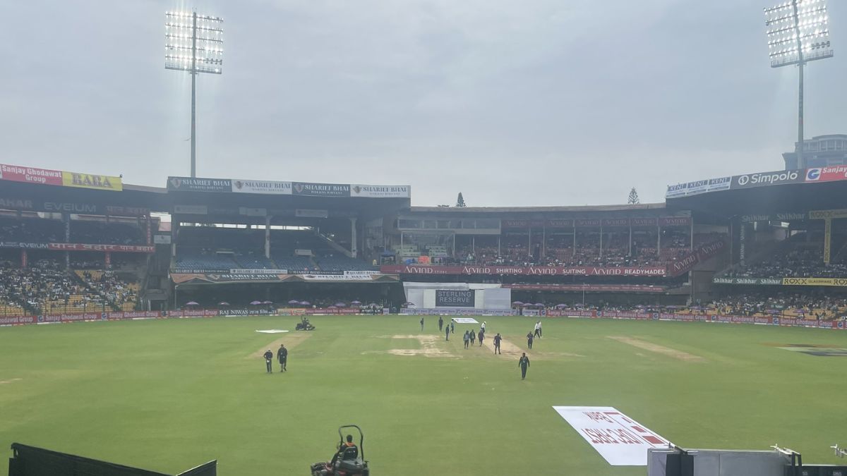 RCB vs CSK Pitch Report: बेंगळुरूच्या एम चिन्नास्वामी स्टेडियमवर आरसीबी की सीएसके दाखवेल वर्चस्व? जाणून घ्या खेळपट्टी कोणासाठी ठरेल चांगली
