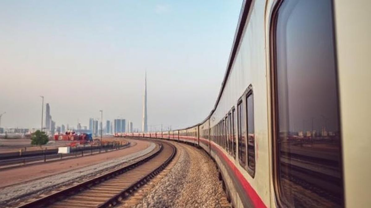 Mumbai to Dubai Train: दुबई-मुंबई अंडरवॉटर रेल्वे प्रस्ताव; प्रवासाचा वेळ दोन तासांपर्यंत कमी होण्याची शक्यता