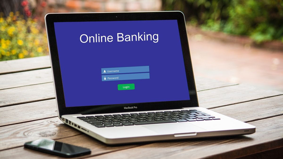 Minimum Balance New Rule: SBI, PNB मध्ये बॅंकेमध्ये किमान बॅलेन्स राखण्याची मर्यादा वाढवली; पहा नवे नियम